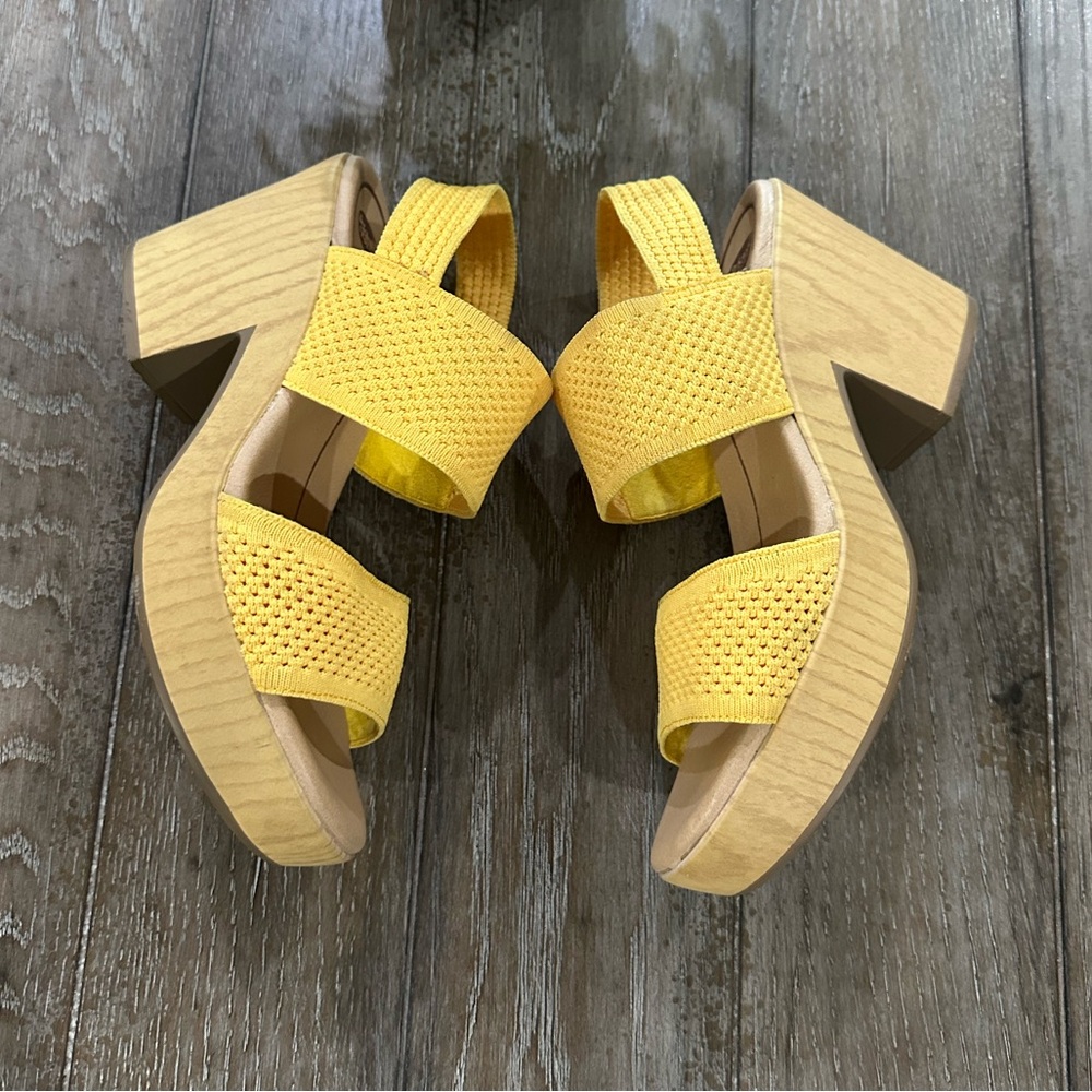 Dr. Scholls Stitch Fix Yellow Chunky Heel Platform Sandals - Picture 1 of 13